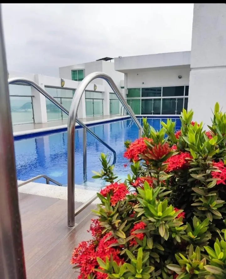 Puerto Santa Ana Riverfront Vista Al Faro Appartement Guayaquil Ecuador